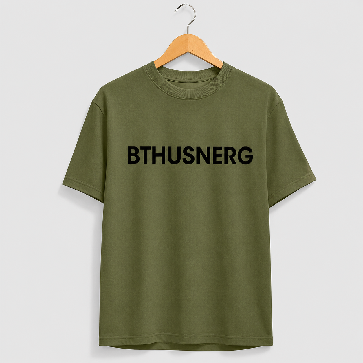 BTHUSNERG TEE